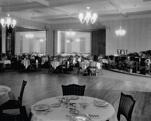 French Lick ball room with rounds